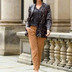 Alba Moda Lederhose In Cognac -Dirndl Geschäft alba moda lederhose in cognac 4 scaled