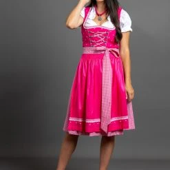 Allgäu Rebell Dirndl " Schwabing " In Pink -Dirndl Geschäft allgau rebell dirndl schwabing in pink 4 scaled