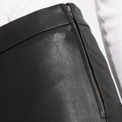 BTFCPH Lederhose NEWalma In Schwarz -Dirndl Geschäft btfcph lederhose newalma in schwarz 5 scaled