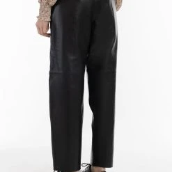 DreiMaster Vintage Lederhose In Schwarz -Dirndl Geschäft dreimaster vintage lederhose in schwarz 3 scaled