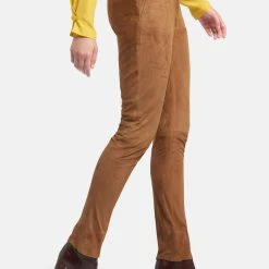 Fadenmeister Berlin Lederhose Leather In Cognac 11 Fadenmeister Berlin Lederhose Leather In Cognac -Dirndl Geschäft fadenmeister berlin lederhose leather in cognac 3 scaled