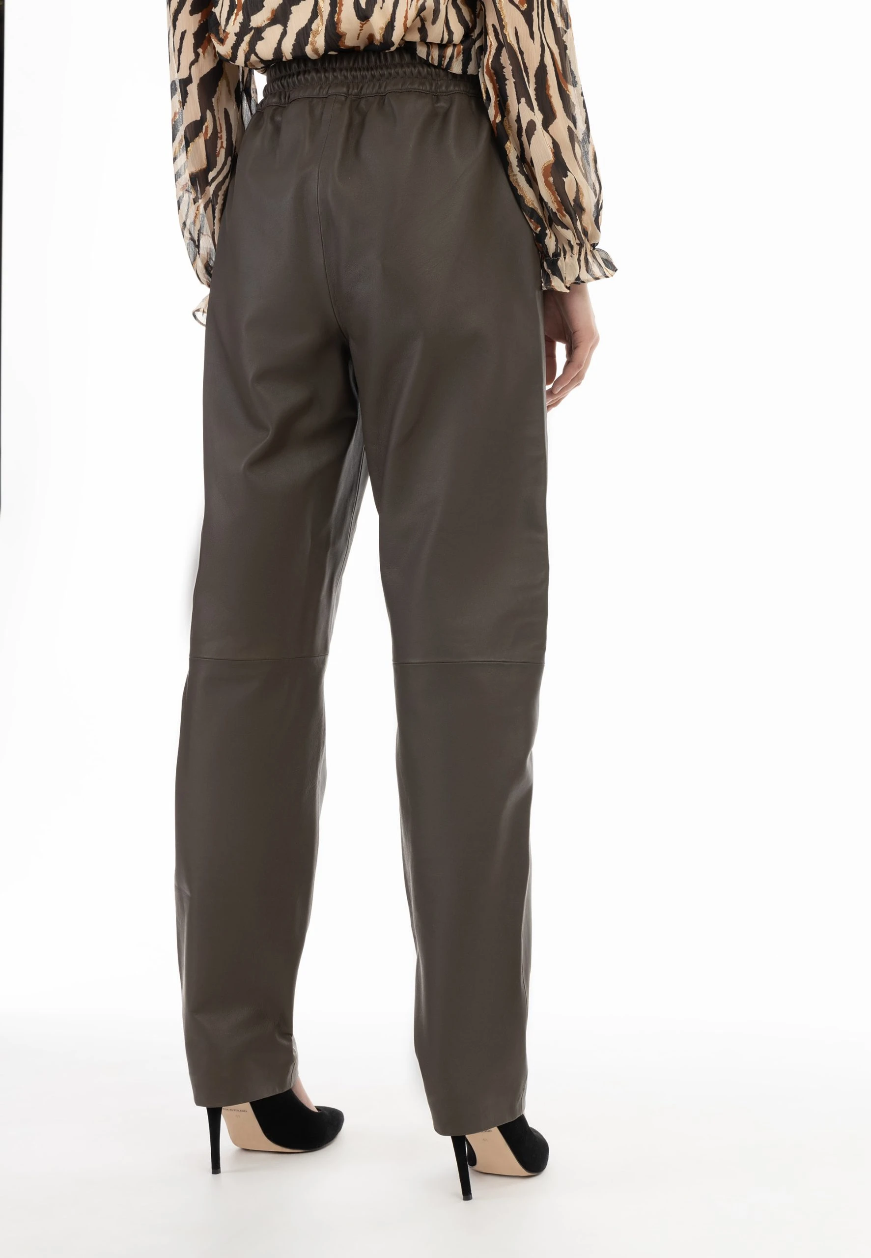 Faina Lederhose In Taupe 6 Faina Lederhose In Taupe – Bild 4