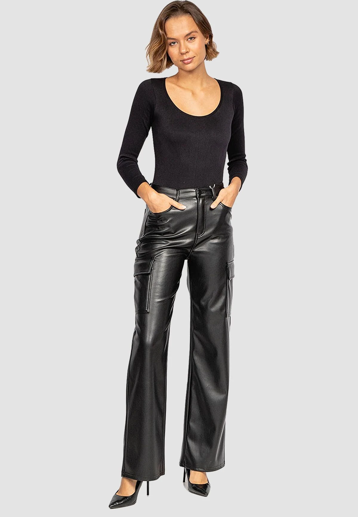 HELLO MISS Cargo Hose Coated Denim Leder Optik Stretch Pants Beschichtet In Schwarz 4 HELLO MISS Cargo Hose Coated Denim Leder Optik Stretch Pants Beschichtet In Schwarz – Bild 2