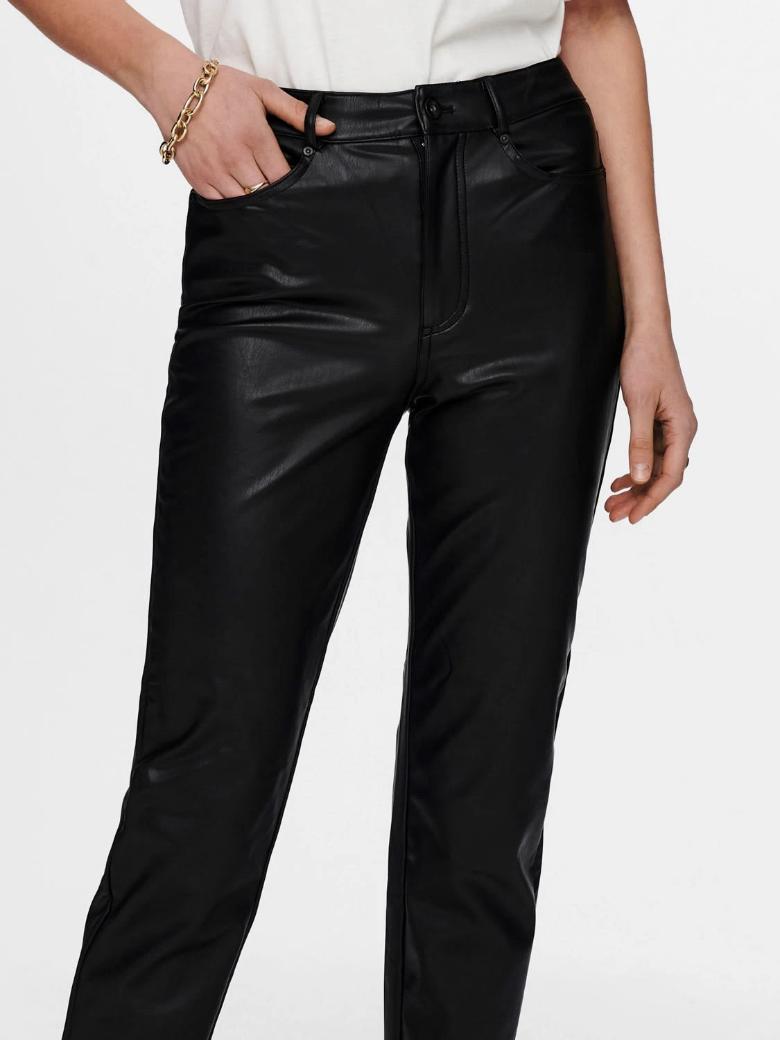ONLY High WaistPU Kunstleder Hose Stretch Pants Beschichtet ONLEMILY In Schwarz 6 ONLY High WaistPU Kunstleder Hose Stretch Pants Beschichtet ONLEMILY In Schwarz – Bild 4