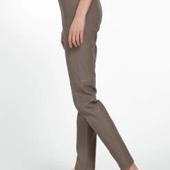 Peter Hahn Lederhose Leather In Greige 12 Peter Hahn Lederhose Leather In Greige -Dirndl Geschäft peter hahn lederhose leather in greige 4 scaled