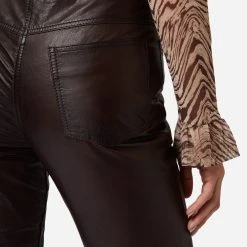 RICANO Lederhose 9809 In Braun -Dirndl Geschäft ricano lederhose 9809 in braun 3 scaled