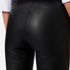 RICANO Lederhose Asteroid Stretch In Schwarz 11 RICANO Lederhose Asteroid Stretch In Schwarz -Dirndl Geschäft ricano lederhose asteroid stretch in schwarz 4 scaled