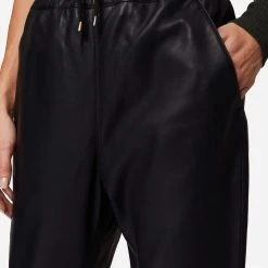 RICANO Lederhose Carillo In Schwarz 11 RICANO Lederhose Carillo In Schwarz -Dirndl Geschäft ricano lederhose carillo in schwarz 4 scaled