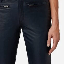 RICANO Lederhose Donna II In Blau 11 RICANO Lederhose Donna II In Blau -Dirndl Geschäft ricano lederhose donna ii in blau 3 scaled