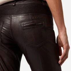 RICANO Lederhose Donna In Braun -Dirndl Geschäft ricano lederhose donna in braun 3 scaled