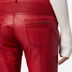 RICANO Lederhose Donna In Rot 12 RICANO Lederhose Donna In Rot -Dirndl Geschäft ricano lederhose donna in rot 4 scaled