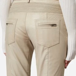 RICANO Lederhose Donna In Weiß -Dirndl Geschäft ricano lederhose donna in weiss 4 scaled