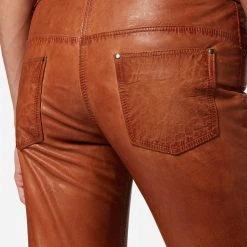 RICANO Lederhose Dorin In Cognac Braun 10 RICANO Lederhose Dorin In Cognac Braun -Dirndl Geschäft ricano lederhose dorin in cognac braun 3 scaled
