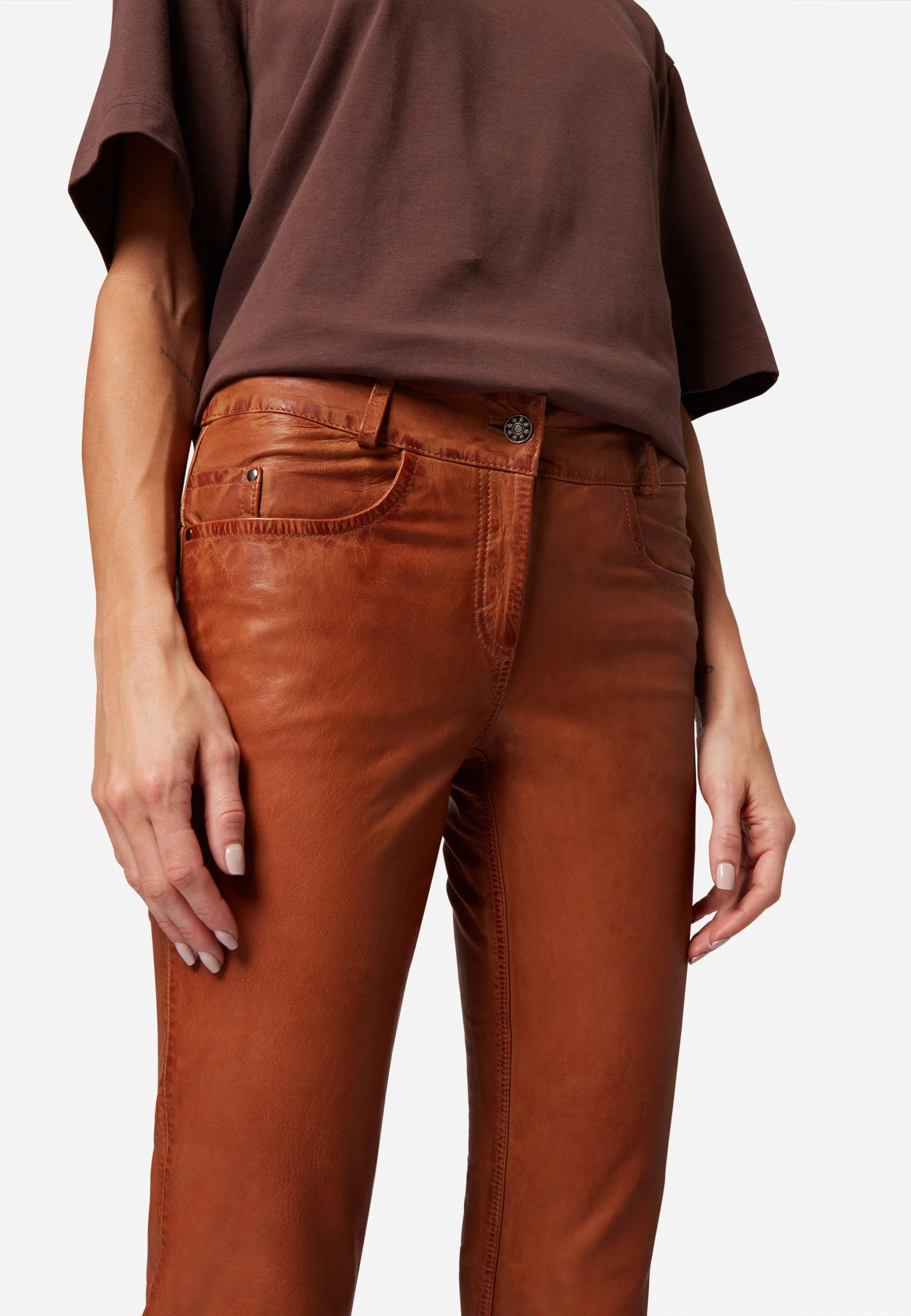 RICANO Lederhose Dorin In Cognac Braun 7 RICANO Lederhose Dorin In Cognac Braun – Bild 5