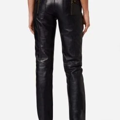 RICANO Lederhose Inspirit In Schwarz -Dirndl Geschäft ricano lederhose inspirit in schwarz 2 scaled