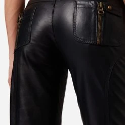 RICANO Lederhose Inspirit In Schwarz -Dirndl Geschäft ricano lederhose inspirit in schwarz 4 scaled