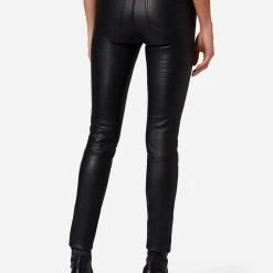 RICANO Lederhose PND (Stretch) In Schwarz -Dirndl Geschäft ricano lederhose pnd stretch in schwarz 2 scaled