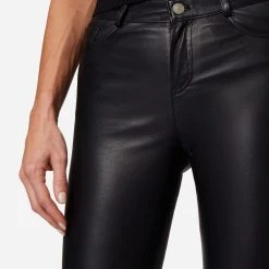 RICANO Lederhose PND (Stretch) In Schwarz -Dirndl Geschäft ricano lederhose pnd stretch in schwarz 3 scaled