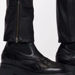 RICANO Lederhose Tally Pant In Schwarz -Dirndl Geschäft ricano lederhose tally pant in schwarz 3 scaled