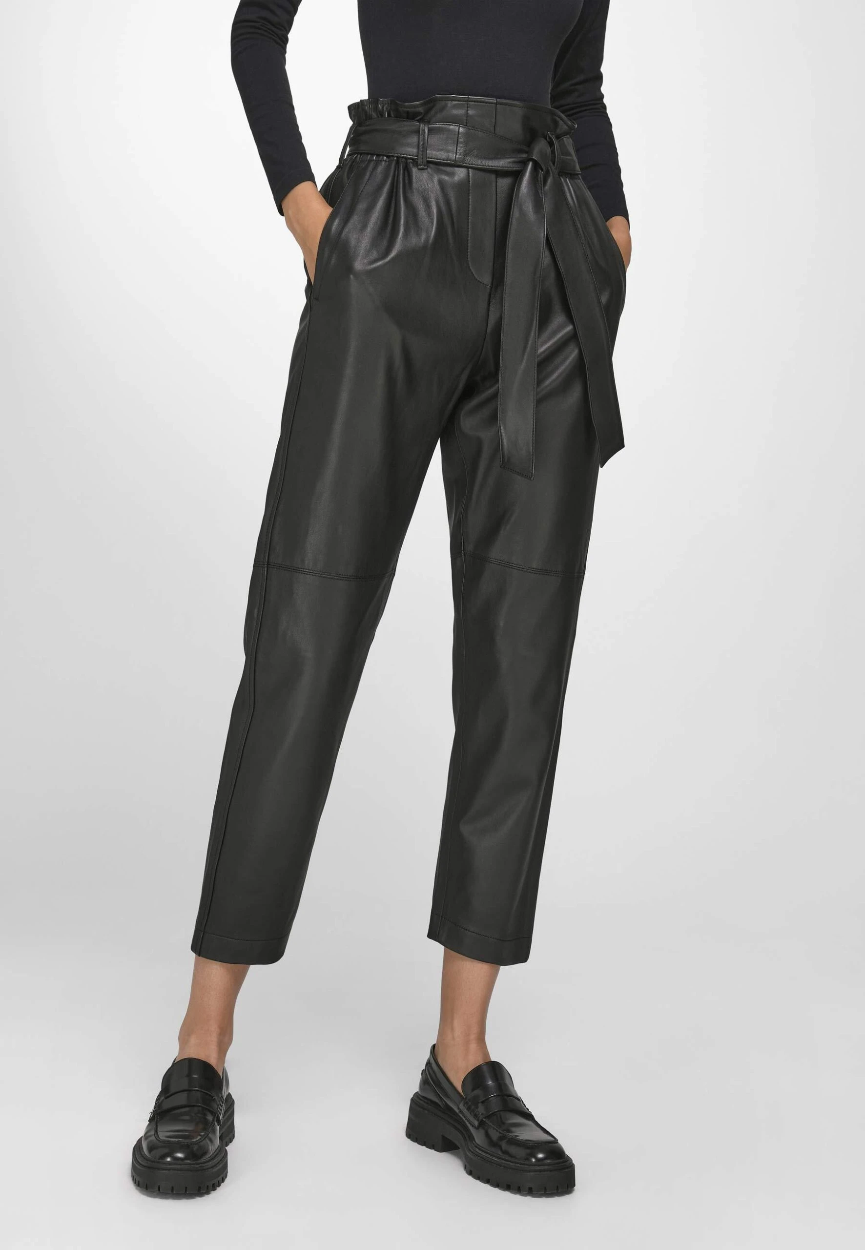 St. Emile Lederhose Leather In Schwarz 3 St. Emile Lederhose Leather In Schwarz
