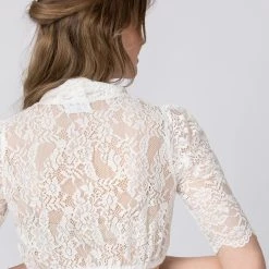 Stockerpoint Bluse "Doris" In Creme -Dirndl Geschäft stockerpoint bluse doris in creme 2 scaled