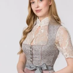 Stockerpoint Bluse "Esmeralda" In Creme 8 Stockerpoint Bluse "Esmeralda" In Creme -Dirndl Geschäft stockerpoint bluse esmeralda in creme 2 scaled