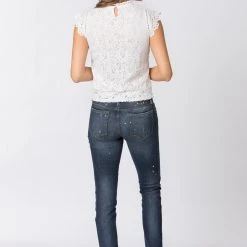 Stockerpoint Bluse "Isa" In Weiss -Dirndl Geschäft stockerpoint bluse isa in weiss 2 scaled