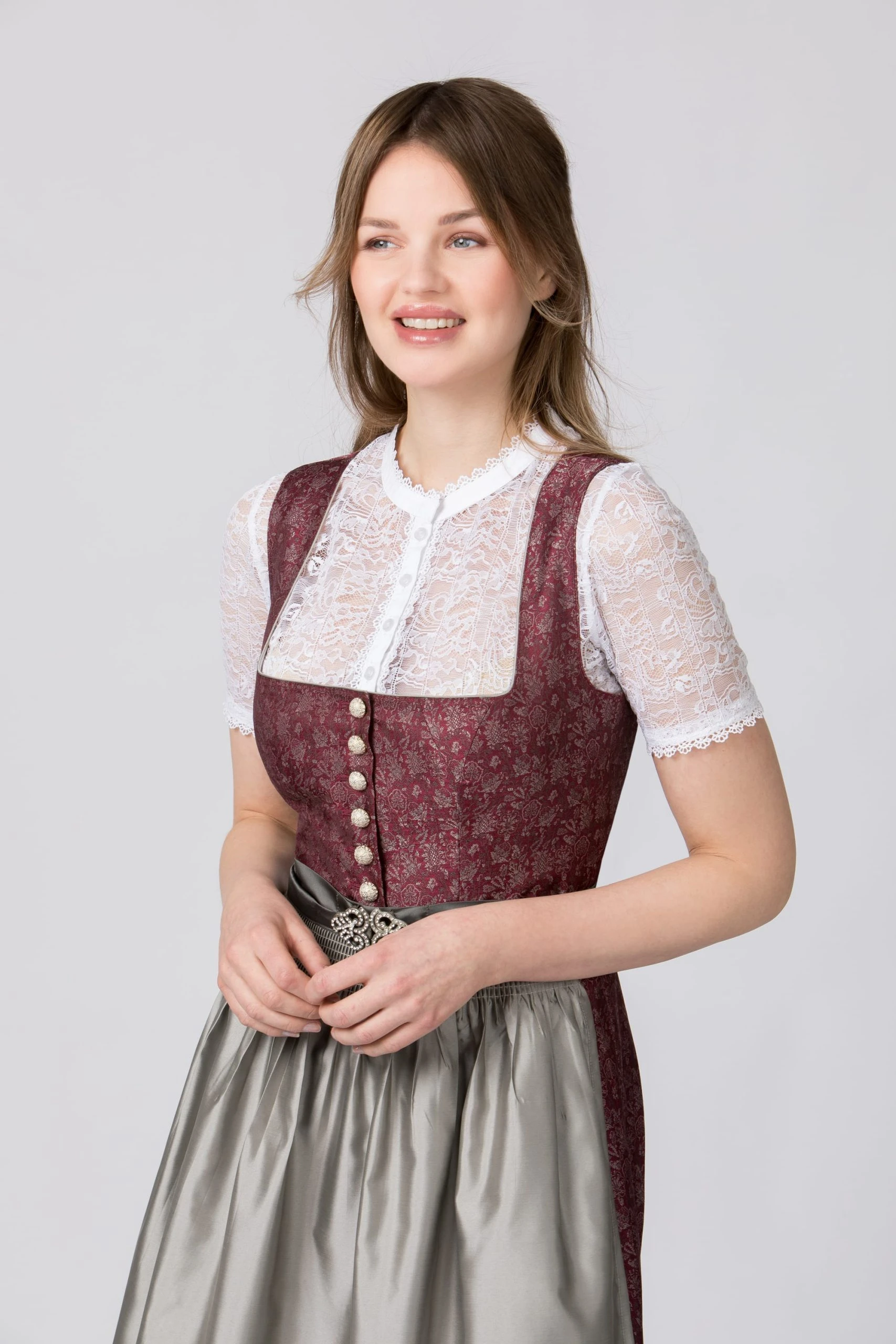 Stockerpoint Langes Dirndl "Leonora" In Bordeaux 7 Stockerpoint Langes Dirndl "Leonora" In Bordeaux – Bild 5