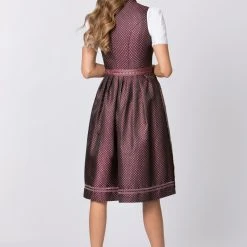 Stockerpoint Langes Dirndl "Maelys" In Burgund -Dirndl Geschäft stockerpoint langes dirndl maelys in burgund 2 scaled
