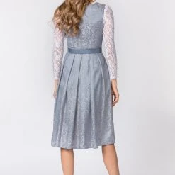 Stockerpoint Langes Dirndl "Sidonia" In Rauchblau 12 Stockerpoint Langes Dirndl "Sidonia" In Rauchblau -Dirndl Geschäft stockerpoint langes dirndl sidonia in rauchblau 2 scaled