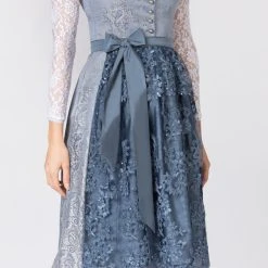 Stockerpoint Langes Dirndl "Sidonia" In Rauchblau 13 Stockerpoint Langes Dirndl "Sidonia" In Rauchblau -Dirndl Geschäft stockerpoint langes dirndl sidonia in rauchblau 3 scaled