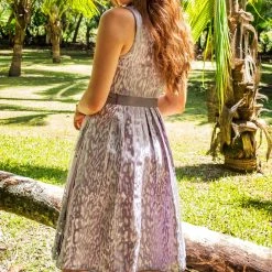 Stockerpoint Midi Dirndl "Jacie" In Sand Rose 9 Stockerpoint Midi Dirndl "Jacie" In Sand Rose -Dirndl Geschäft stockerpoint midi dirndl jacie in sand rose 3 scaled