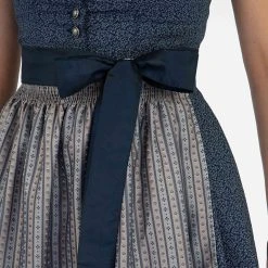 Turi Landhaus Dirndl In Dunkelblau 9 Turi Landhaus Dirndl In Dunkelblau -Dirndl Geschäft turi landhaus dirndl in dunkelblau 3