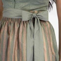 Turi Landhaus Dirndl In Grün -Dirndl Geschäft turi landhaus dirndl in grun 3