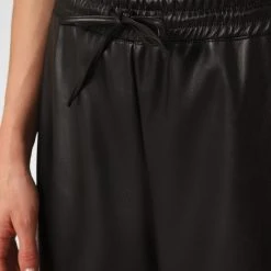 Vila Hose VIPiano In Schwarz 7 Vila Hose VIPiano In Schwarz -Dirndl Geschäft vila hose vipiano in schwarz 2 scaled